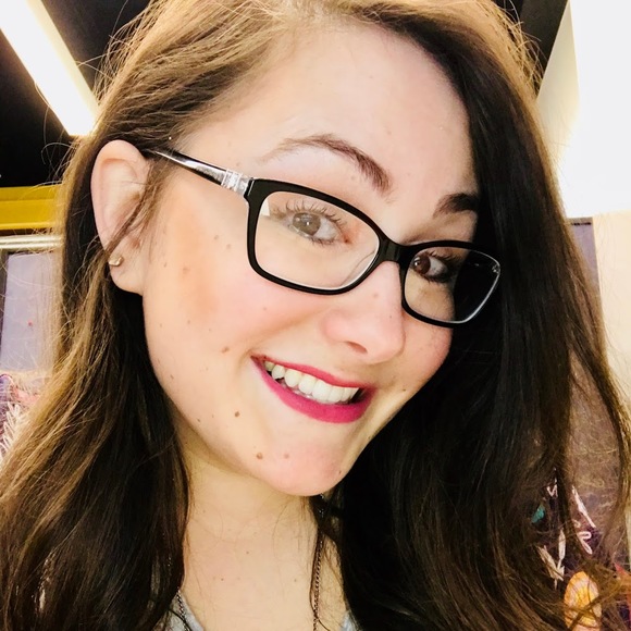 Meet your Posher, Paige - Picture 1 of 1